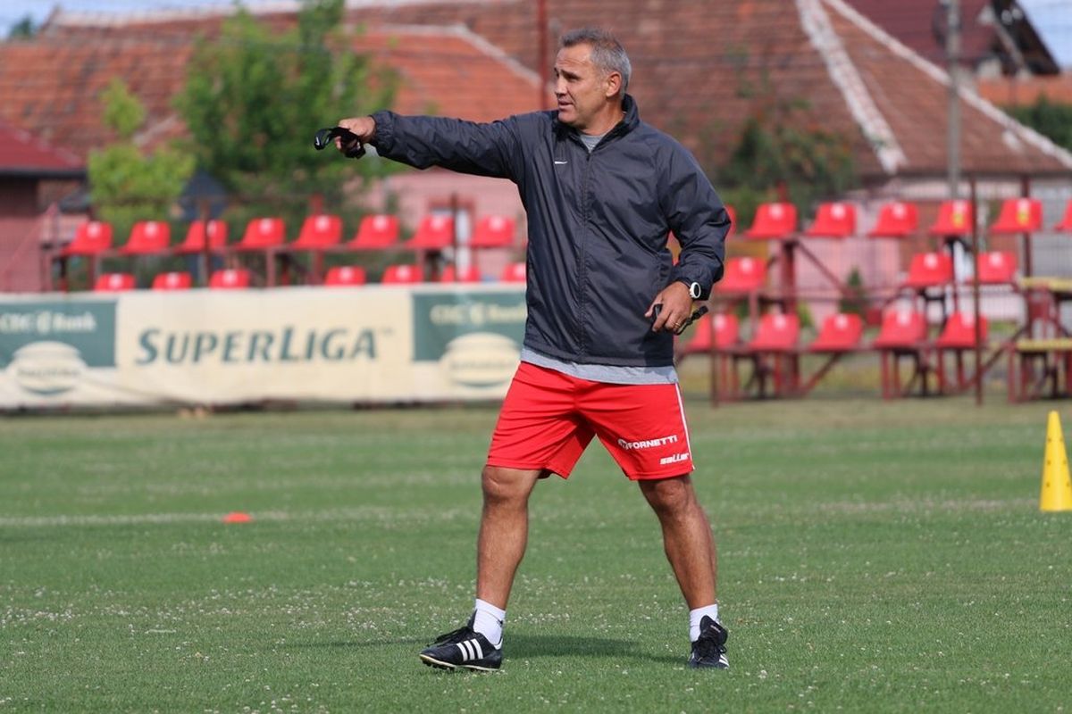 De câți jucători are nevoie Dinamo pentru a reveni în Liga 1 + „Am stabilit primul amical al verii”