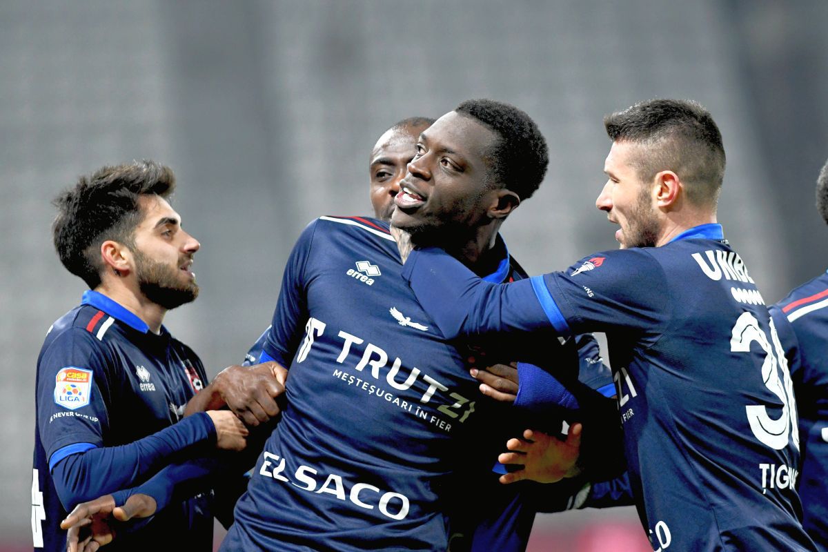 Transferul lui Dawa la FCSB se complică din cauza lui CFR Cluj » Cum l-a bulversat campioana pe fundașul de la Botoșani