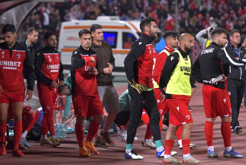 Dinamo = debandadă » Fără jucători, „câinii” au rămas și fără doctor, bucătar și aparatură medicală
