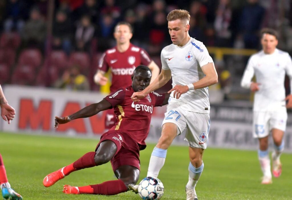 3 pentru un titlu » Ce cote au CFR Cluj, FCSB și Universitate Craiova la câștigarea campionatului + Cum arată lupta pentru play-off